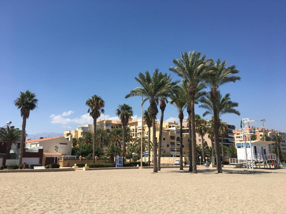 Atico Almeria. Paseo Maritimo โรเกตัสเดมาร์ ภายนอก รูปภาพ